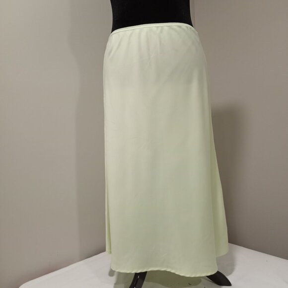WILD & FABLE PALE GREEN MAXI SKIRT WITH ELASTICATED WAIST WOMEN SIZE XL - Picture 1 of 7